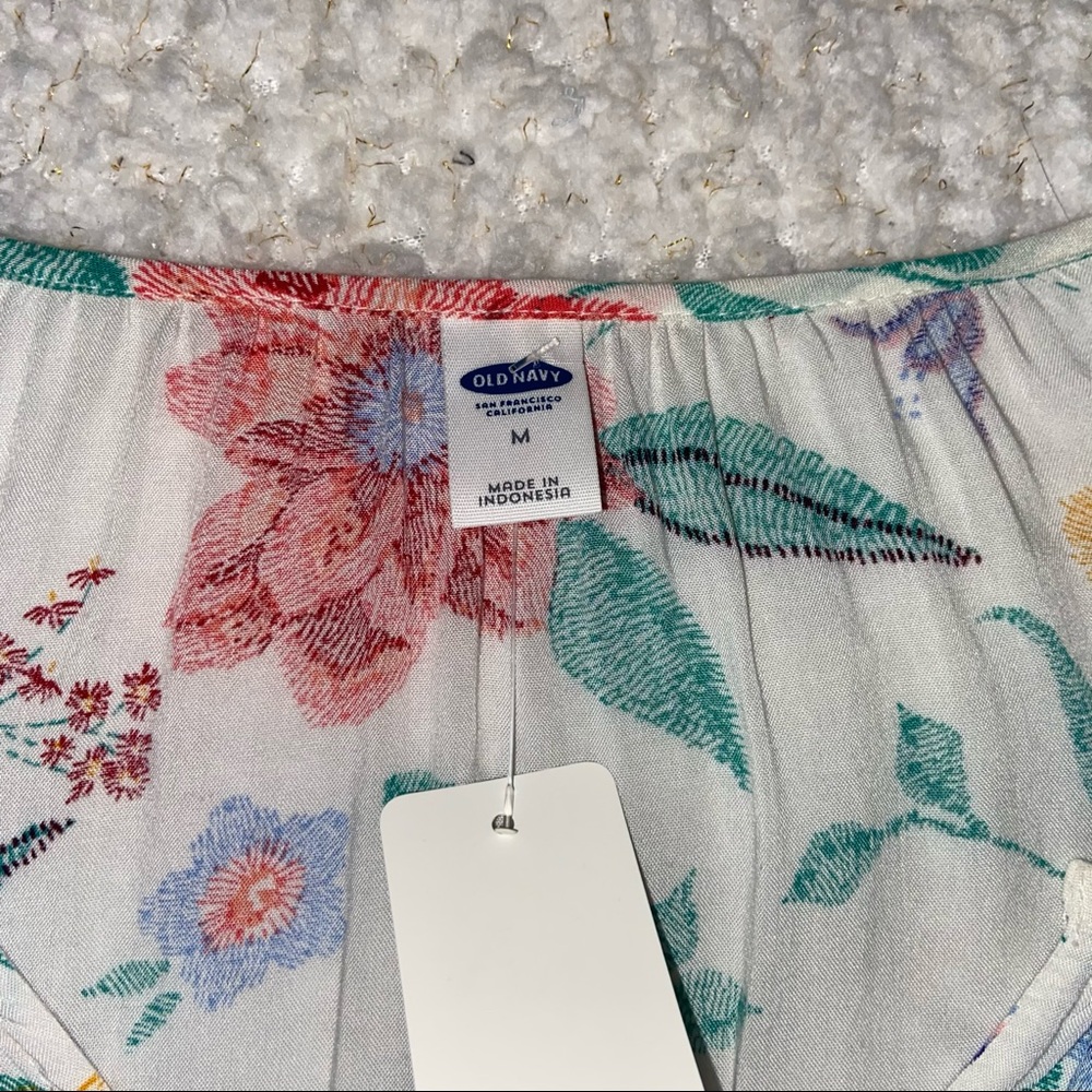 ๐ธโจ Old Navy Floral Boho Blouse โ Light & Effortless Beauty โจ๐ธ - Picture 9 of 9